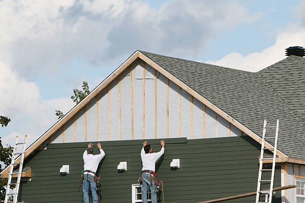 Professional Emergency Siding Repair technician working in Shelocta, PA